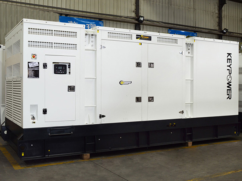 Generator Cummins o mocy 800 kW z 1000-litrowym, 110% w pełni osłoniętym podstawowym zbiornikiem paliwa dla Australii 01
